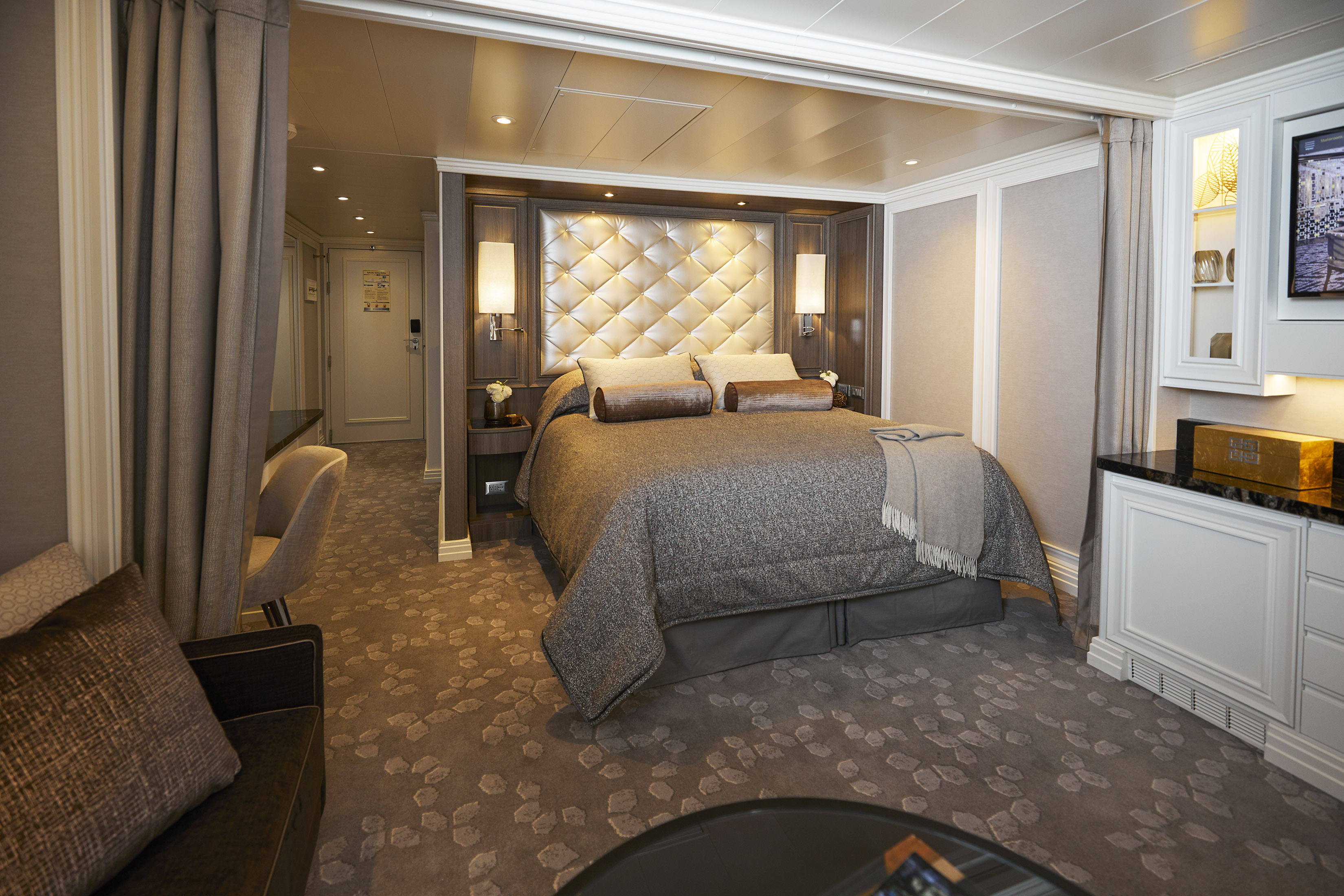 Regent Seven Seas Cruises Seven Seas Splendor Superior Suite.jpg